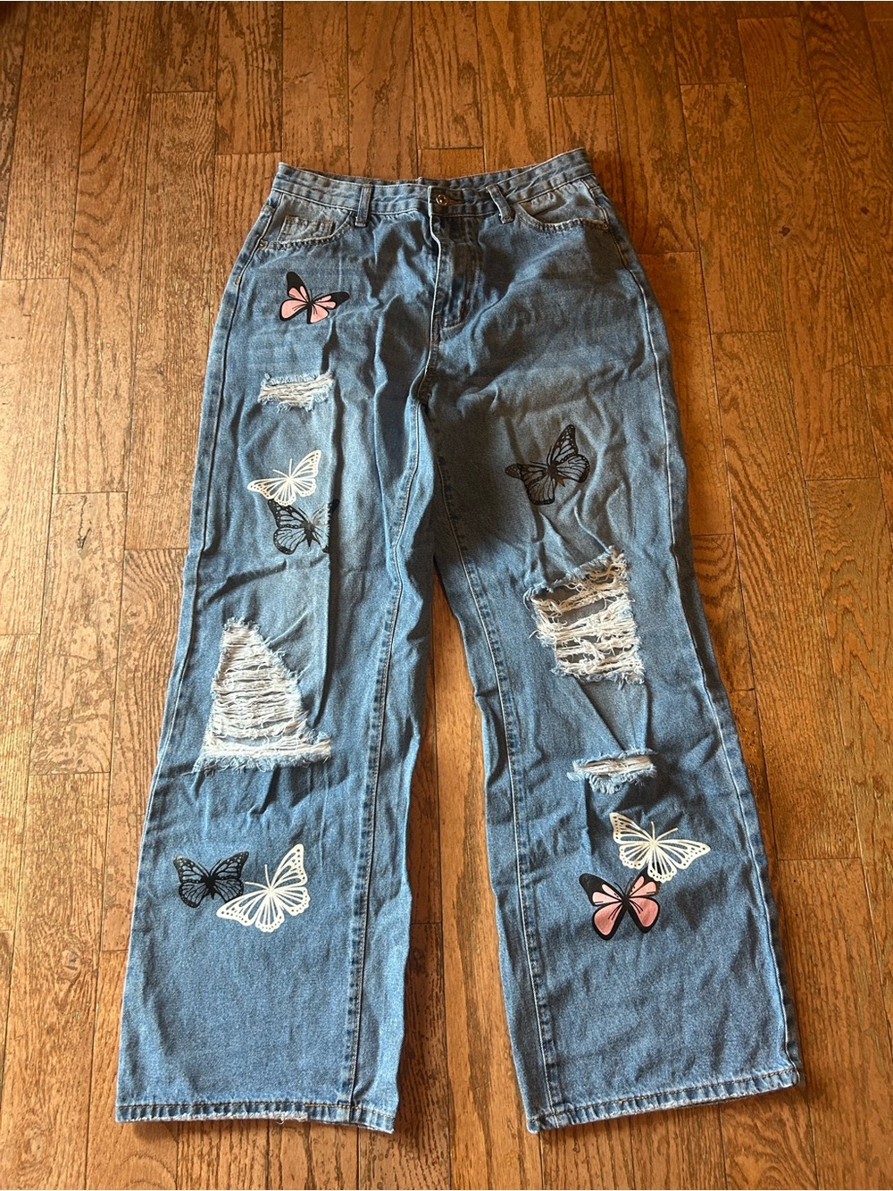 SHEIN High-Rise Light Blue Women's Butterfly Patch Jeans size large.